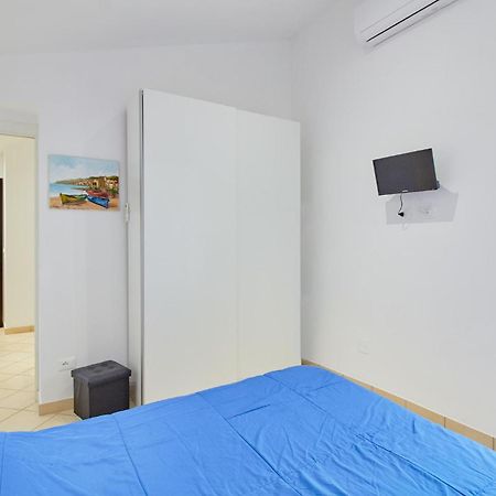 Casa Delle Rondini Lägenhet Santo Stefano al Mare Exteriör bild