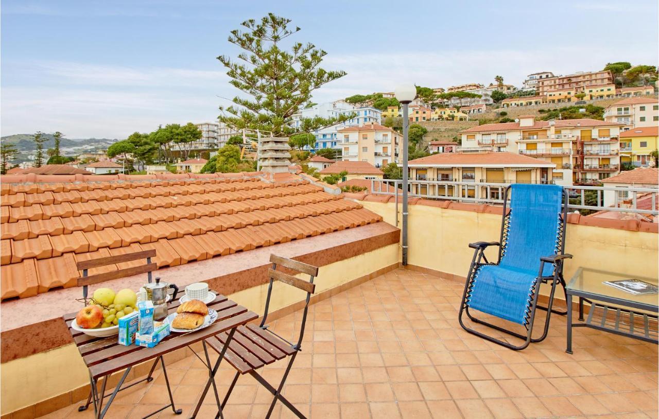 Casa Delle Rondini Lägenhet Santo Stefano al Mare Exteriör bild